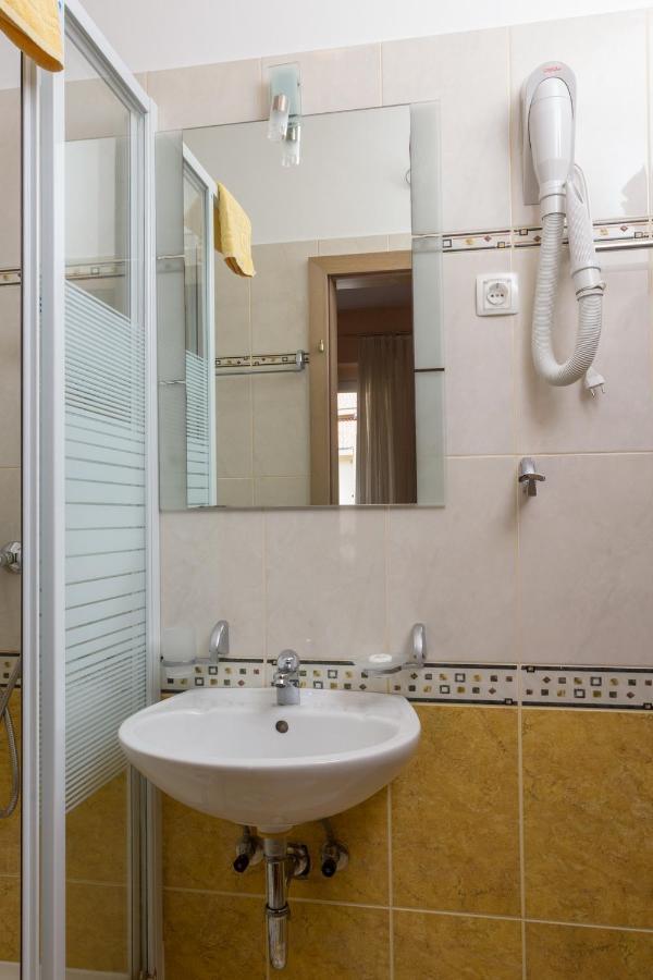 Villa Alesa Tučepi Exterior foto