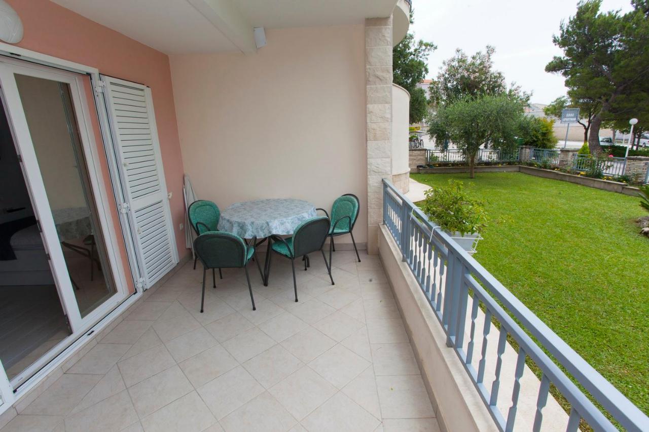 Villa Alesa Tučepi Exterior foto