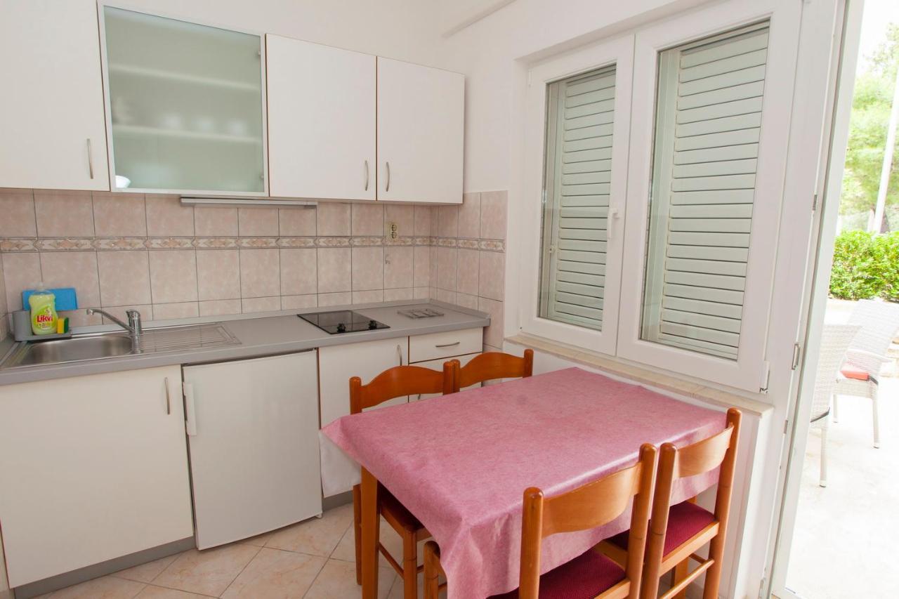 Villa Alesa Tučepi Exterior foto