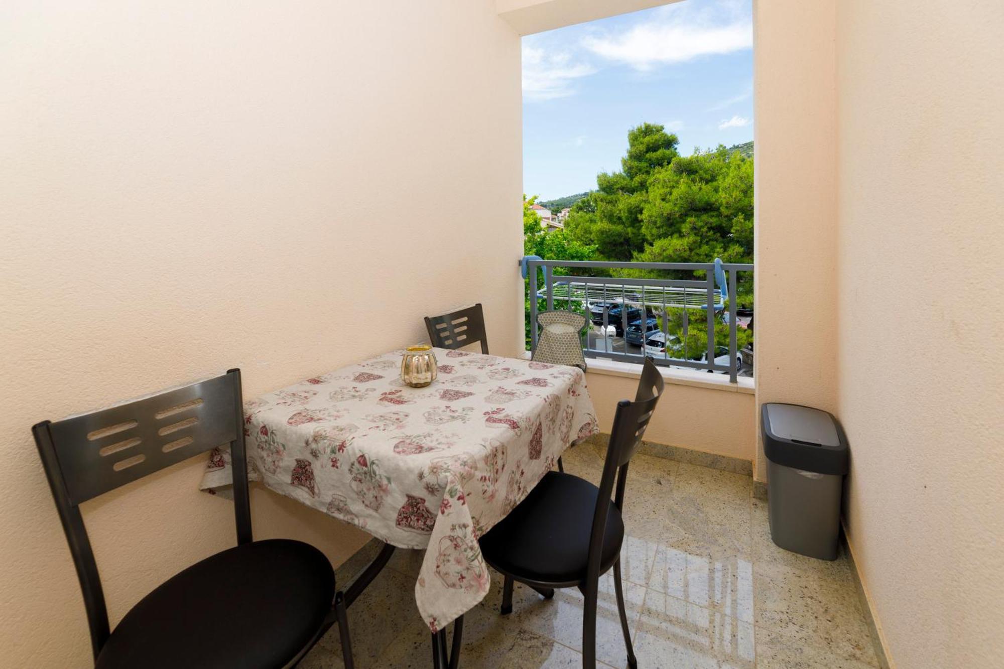 Villa Alesa Tučepi Exterior foto